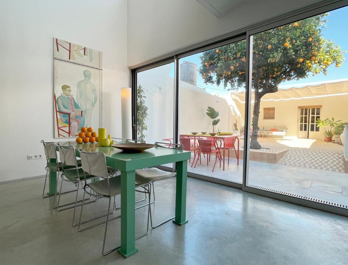 Design & Art, Patio With Orange Tree, Near Seville Carrion de Los Cespedes 외부 사진
